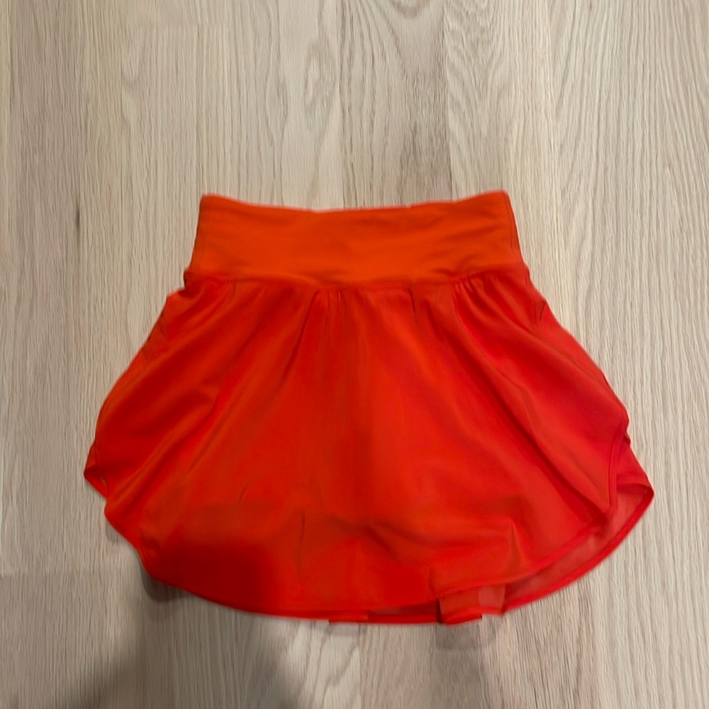 Lululemon skirt with inner shorts - inner shorts have 2 pockets